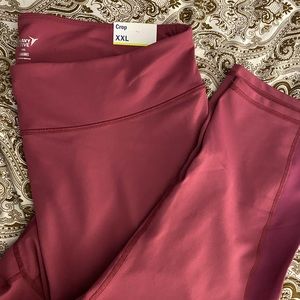 New with tags. Old Navy crop leggings/tights